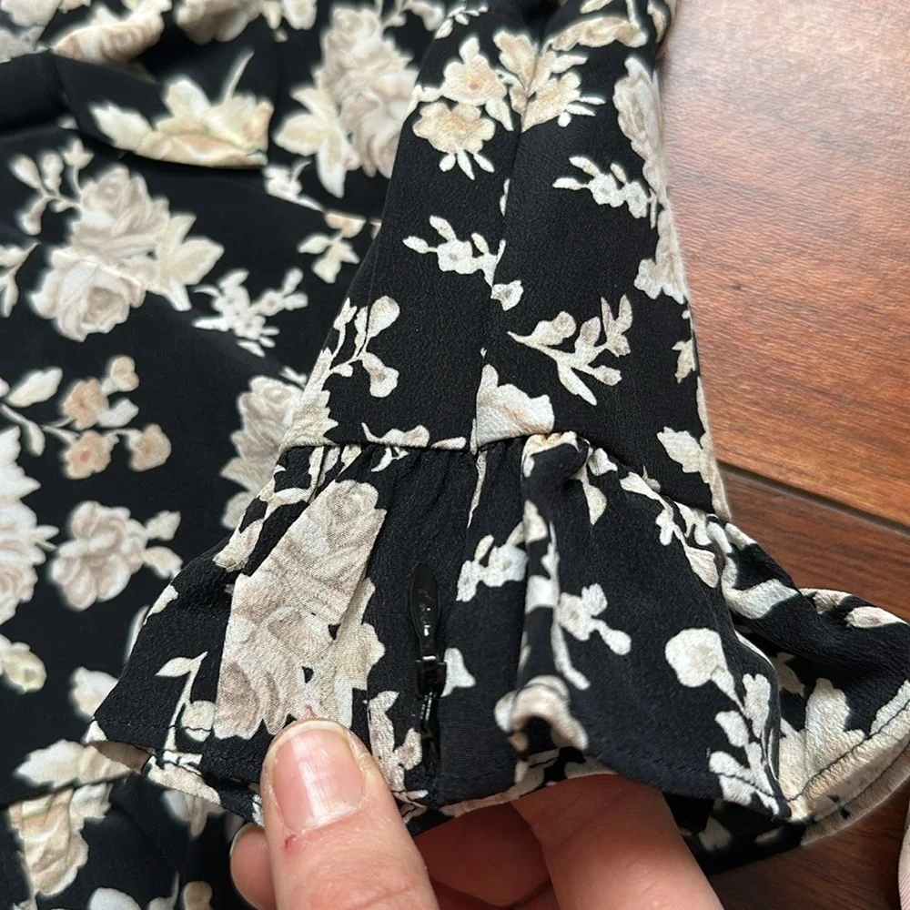LOVESHACKFANCY Puff Sleeve Plunging V Neck Dark Floral Blouse w/ bow size 2 silk